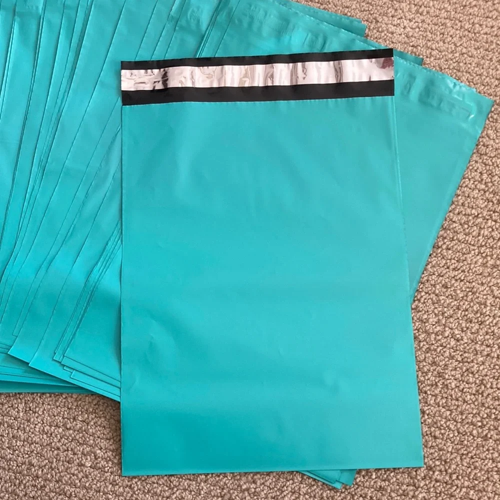 15 Pack Mailer Poly Bags Mailing Envelopes Teal Self Adhesive 10” by 13” NEW